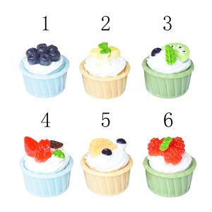 Cabujones de resina 3D de simulación de cupcakes al por mayor para manualidades, decoración de teléfonos, dioramas de cocina en miniatura y dijes de comida - Product Image 6