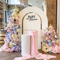 ZKAI Décoration de fête personnalisée : Arche en acrylique blanc, Socle à gâteau ondulé, Chemin de table floral, Panneau de fond et Arche pour Mariage et Baby Shower