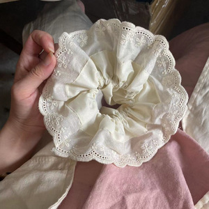 Vintage princesa estilo francés leche arroz blanco albaricoque doble tridimensional esponjoso blanco encaje suave scrunchie - Product Image 5