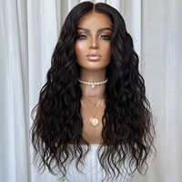 Perruque longue ondulée noire avec raie centrale naturelle, en cheveux humains Remy, frontale en dentelle, ondulations douces et fluides pour un glamour sans effort