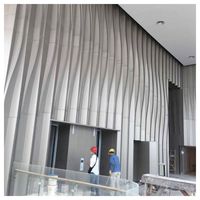 Panneau de plafond en grille d'aluminium décoratif d'intérieur de luxe, léger, faux plafond pour restaurant