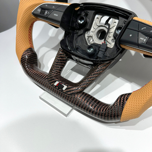 พวงมาลัยรถยนต์รุ่นสปอร์ตคาร์บอนไฟเบอร์หุ้มหนัง สำหรับรถยนต์ออดี้ A3 C8 A1 Q3 A4 Q5 A6 Q7 A8 B6 B7 B8 B9 C6 C7 TT R8 - Product Image 5