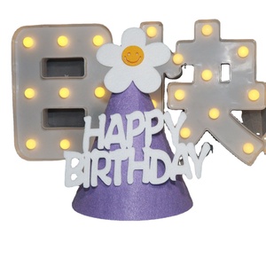 Chapeau d'anniversaire style <span class=keywords><strong>Instagram</strong></span> avec marguerites, accessoire <span class=keywords><strong>photo</strong></span> pour fête, populaire en ligne pour les décorations de premier anniversaire des enfants, semi-artisanal, taille unique - Product Image 3