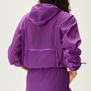 Chaqueta Cortavientos Ligera para Mujer, Tejido de Nailon 100%, Ajustable, con Cierre de Cremallera de 1/4 - Product Image 3