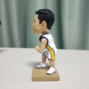 Bobblehead <span class=keywords><strong>de</strong></span> jugador <span class=keywords><strong>de</strong></span> baloncesto, regalo <span class=keywords><strong>de</strong></span> fanático <span class=keywords><strong>de</strong></span> los deportes <span class=keywords><strong>de</strong></span> resina pintado a mano y escultura <span class=keywords><strong>de</strong></span> decoración <span class=keywords><strong>de</strong></span> habitación <span class=keywords><strong>de</strong></span> trofeos, coleccionables del día del <span class=keywords><strong>juego</strong></span> - Product Image 2