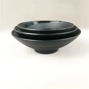 인기 있는 맞춤형 일본 블랙 멜라민 라면 그릇 식기용 매트 국수 서빙 그릇