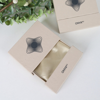 Boîte à bijoux de luxe faite à la main avec doublure en velours et impression personnalisée, boîte cadeau rigide en carton pour bracelets