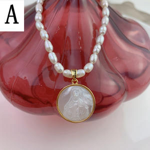 Nouveau produit, accessoires européens et américains, pendentif en <span class=keywords><strong>nacre</strong></span> naturelle Santa Maria Guadalupe, collier en perles d'eau douce pour femmes - Product Image 6