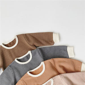 Vente en gros de 3 ensembles de vêtements pour bébé en coton à manches longues, ensembles de vêtements doux pour bébé nouveau-né garçon fille - Product Image 4