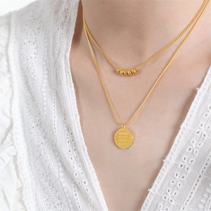 สร้อยคอเหล็กกล้าไร้สนิมกันน้ำประดับลูกปัดทรงกลมพร้อมจี้ตัวอักษร - Product Image 4