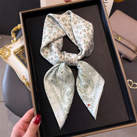 Daou 70*70 Foulard Carré de Luxe en Polyester Imprimé Sérigraphié Motif Floral Paisley, Protection Solaire, Écharpe et Voile d'Été pour Femme