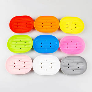 Jabonera protectora de silicona sin taladro, soporte adhesivo para jabón, mantiene el jabón seco con agujeros de drenaje, antideslizante para <span class=keywords><strong>ducha</strong></span>, baño, cocina - Product Image 4