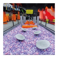 Parc de trampolines intérieur commercial personnalisé avec filet de sécurité et lit de saut pour enfants, idéal pour la vente de trampolines à bungee