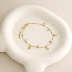สร้อยข้อมือห้อยจี้ประดับเพชร CZ รุ่น SL169 ชุบทอง 18K ดีไซน์สวยงาม วัสดุสแตนเลส รูปหัวใจ ดาว ดอกไม้ สำหรับผู้หญิง - Product Image 5