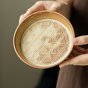 Piatto in Ceramica Rustica Artigianale con Motivo Geometrico in Rilievo, Piatto da Portata in Gres Opaco per Dessert <span class=keywords><strong>e</strong></span> <span class=keywords><strong>Antipasti</strong></span> - Product Image 3