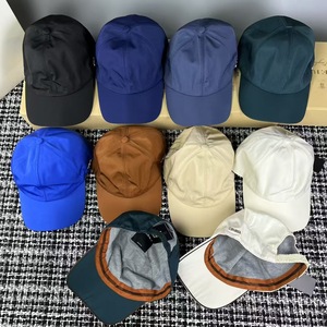 Cappellino da Baseball in PVC Stile Europeo-Americano Unisex Retrò Personalizzato di Tendenza a 6 Pannelli Morbido Traspirante Comune per Tutte le Stagioni - Product Image 1