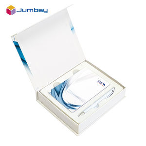 Embalaje de regalo personalizado Kuwait NBK Bank VIP naipe de plástico impermeable Tarjeta de póquer con imán de cartón Cox Pen y Notebook - Product Image 5