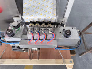 <span class=keywords><strong>Machine</strong></span> <span class=keywords><strong>d</strong></span>'emballage automatique de granulés effervescents en feuille <span class=keywords><strong>d</strong></span>'aluminium, <span class=keywords><strong>machine</strong></span> <span class=keywords><strong>d</strong></span>'emballage de bonbons effervescents lavables - Product Image 5