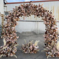 IFG Nouvelle Collection Automne – Boule de fleurs artificielles roses brunes et plumes de pampa avec guirlande pour arrangements de mariage