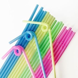 Longworld fabrica pajitas de plástico desechables personalizables en forma de U para bebidas frías, ideales para Boba. - Product Image 1