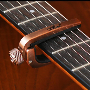 Capodastre réglable pour guitare acoustique de la marque Alice - Product Image 6