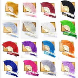 Éventail pliable de marque avec logo personnalisé, idéal pour les événements en plein air, les festivals de musique et les cadeaux d'affaires - Product Image 4