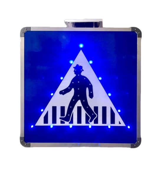 Durable Aluminium Solar LED Pedestrians Crossing Sign for Traffic Signs Specific Product for Israel