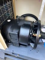 Compresseur d'air industriel portable à vis FGMI 15HP avec sécheur, moteur 16 bars PM VSD, alimentation CA, refroidissement par air, 100% robuste
