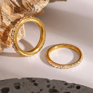Anillo de circonita blanca de círculo completo de acero inoxidable chapado en oro de 18k estilo europeo para mujer, regalo de joyería de moda. - Product Image 2
