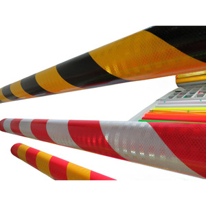 Película Reflectante Prismática de PVC con Autoadhesivo para Barreras de Seguridad Vial - Product Image 5