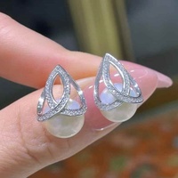 Boucles d'oreilles clous en perle ronde unique, grandes perles, bijoux d'oreille fixes, accessoires élégants et minimalistes pour femmes, pour le quotidien et le bureau