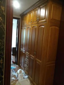 カスタムスタイル無垢材寝室家具無垢材彫刻レッドウッドワードローブ中国の高級ワードローブ - Product Image 4