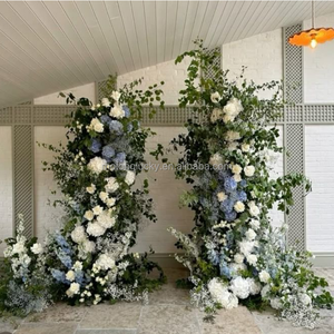 Gouden hoornvormige boogstandaard met groene hortensia's van zijde, eucalyptus en groen voor bruiloftsceremonie, gangpad, entree, receptie, feest of evenement. - Product Image 3