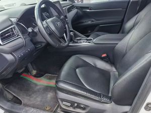 Toyota Camry LE Hybride Euro V d'occasion 2024, 50 000 à 75 000 miles, automatique, transmission intégrale, toit ouvrant panoramique, sièges en cuir, pneus R18, conduite à gauche - Product Image 5