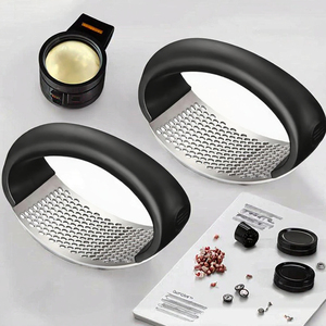 Presse-ail manuel en acier inoxydable Anax, design à bascule avec poignée incurvée, facile à nettoyer, compatible lave-vaisselle, 1 pièce, ustensiles de cuisine - Product Image 3