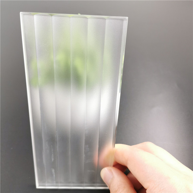 Top Quality Reeded Fluted Pattern Glass 5mm 8mm Frosted Low Iron Decorative Textured Patterned Glass