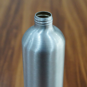 חדש מותאם אישית יוקרה קוסמטי אלומיניום בקבוק 600 Ml לשימוש חוזר לטיפוח העור אריזת בקבוקי מתכת שמפו בקבוק עם משאבת - Product Image 2