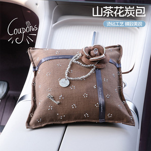 Ambientador colgante de carbón activado con forma de almohada decorativa para coche, elimina olores del interior del vehículo, estilo Camellia. - Product Image 4
