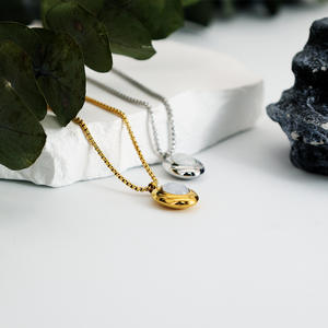 Venta al por mayor de moda 18K PVD chapado en oro libre de acero inoxidable collar con colgante ovalado - Product Image 3