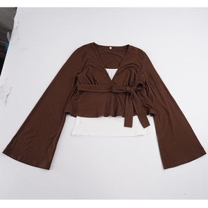 Blusa Y2K de manga larga para mujer, estilo cruzado con lazo lateral, cuello en V, manga acampanada, corte cropped, ajuste casual y ceñido - Product Image 6