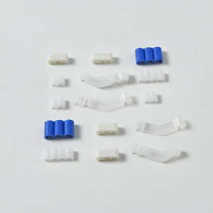 คลิปหนีบสายยางหลากหลายประเภทสำหรับการล้างไต คลิปหนีบสาย IV แบบใสสำหรับตรวจสอบของเหลว OEM/ODM แบบใส - Product Image 1