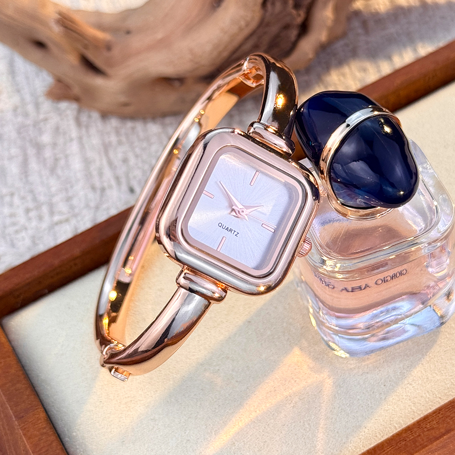C2 (Rose gold)