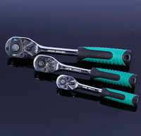 Kit de réparation automobile Robustworks TQ-4656, ensemble d'outils à main de 121 pièces avec clés mixtes en acier inoxydable, coffret rigide et support OEM