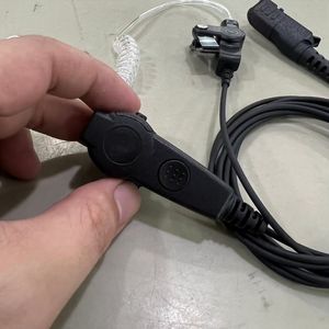 Écouteur PMLN5727A avec tube acoustique et micro pour Motorola DP2400E, DP2600E, DEP550E, DEP570E, XPR3300E, XPR3500E - Product Image 4