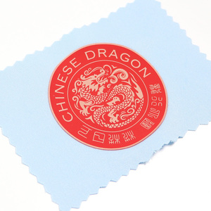 בגדים תווית חום העברת בגדים רך ייצור עבה יוקרה מובלט חולצת טי 3d סיליקון לוגו עבור בגד - Product Image 4