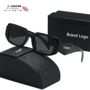 Vente en gros de lunettes de soleil de luxe de mode noires personnalisées avec logo, lunettes de soleil rétro pour femmes avec emballage personnalisé - Product Image 1