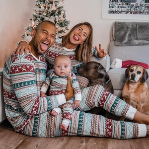 Vente en Gros Impression Pyjamas <span class=keywords><strong>de</strong></span> Noël Assortis pour Famille à Bas Prix Ensemble Pyjama <span class=keywords><strong>de</strong></span> Noël pour Bébé et Animal <span class=keywords><strong>de</strong></span> Compagnie - Product Image 1