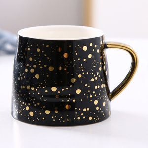 Taza de cerámica con diseño de cielo estrellado para oficina, taza creativa con mango dorado para café, leche, regalo, norte de Europa - Product Image 5