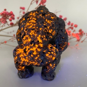 Gorille décoratif en Yooperlite sculpté à la main, style Yooperlite, cadeau original, fée Yooperlite pour la décoration, cadeau de gorille - Product Image 3