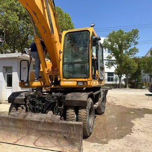 Excavatrice sur pneus Hyundai 210W-7 de 21 tonnes d'occasion avec moteur Cummins, boîte de vitesses et pompe - Bonnes affaires, stock d'occasion - Product Image 4